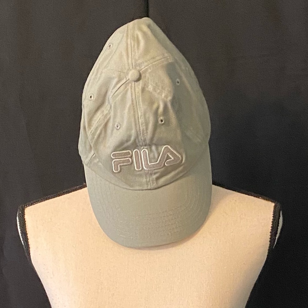 🧢🏈NWOT FILA Adjustable Woman’s Tan Baseball Hat